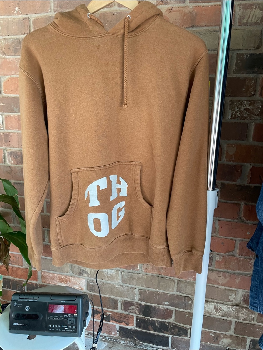 THOG Graphic Hoodie with Front Pocket Mens Small #110